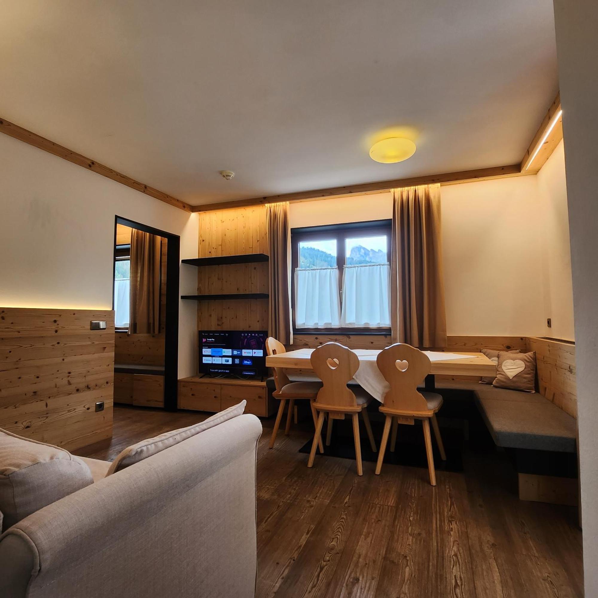 Family&Wellness Residence Ciasa Antersies San Cassiano  Exterior foto